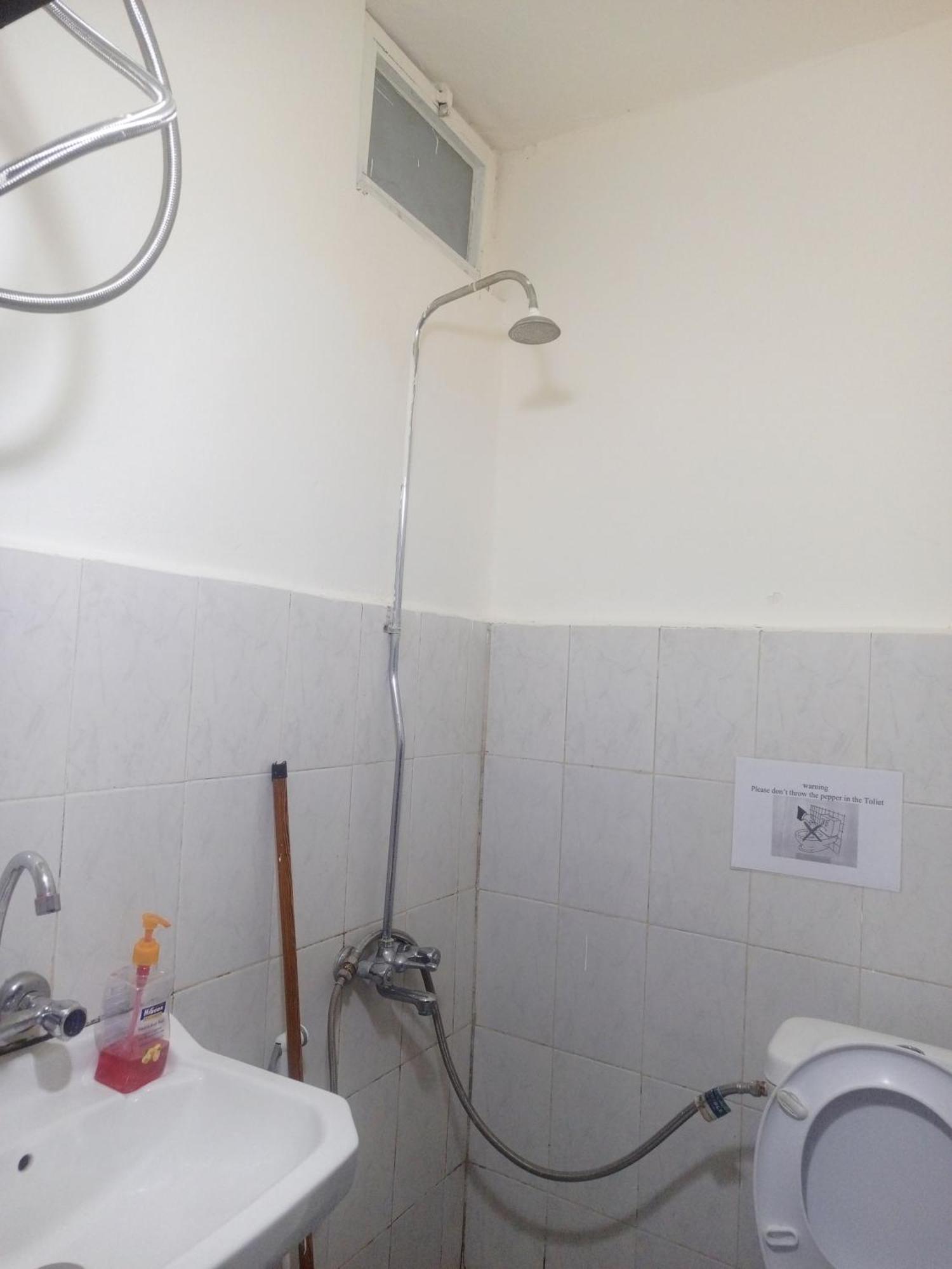 Jarajreh Apartments/ Hotel Al Al Karak Værelse billede