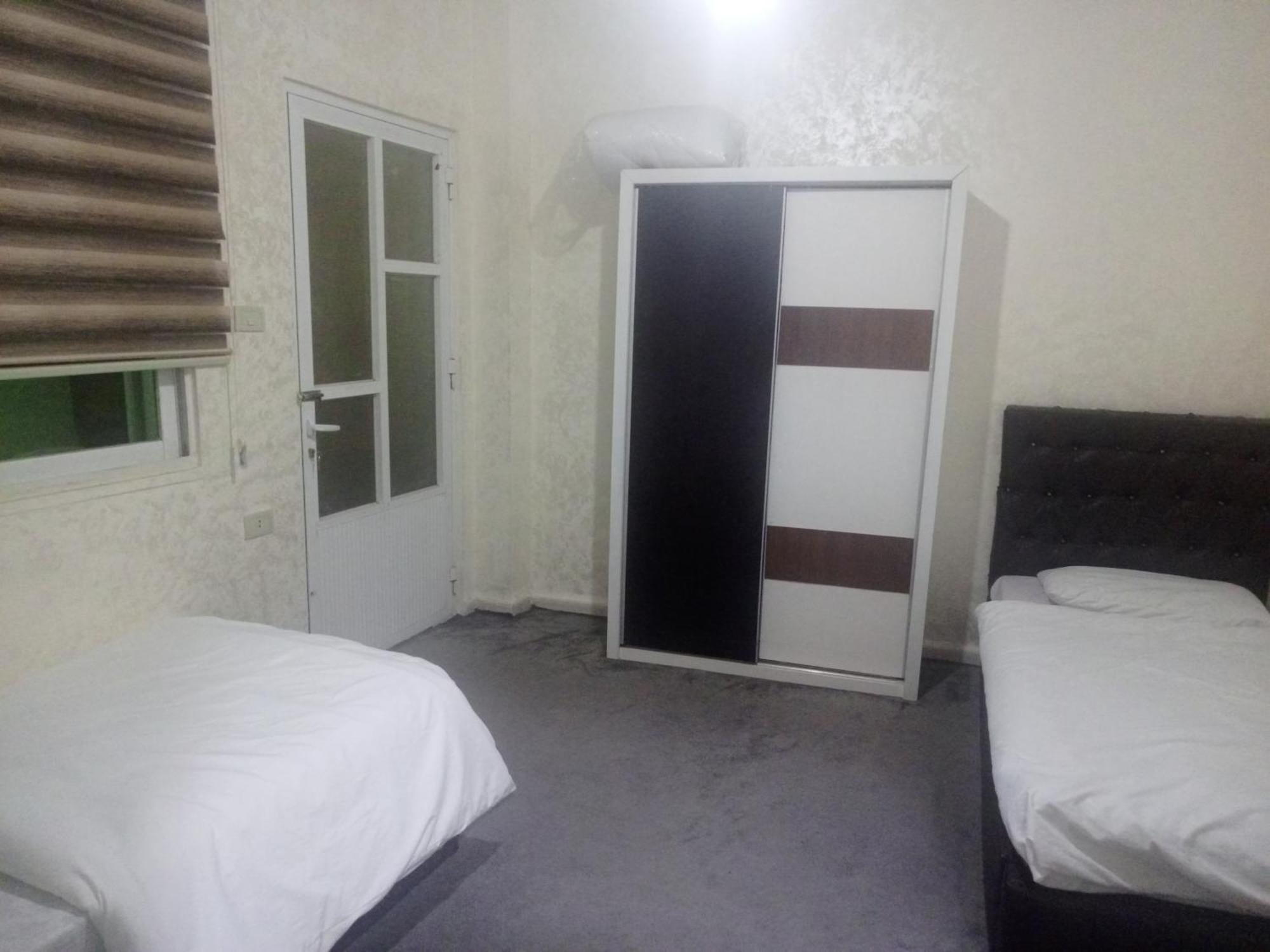 Jarajreh Apartments/ Hotel Al Al Karak Værelse billede