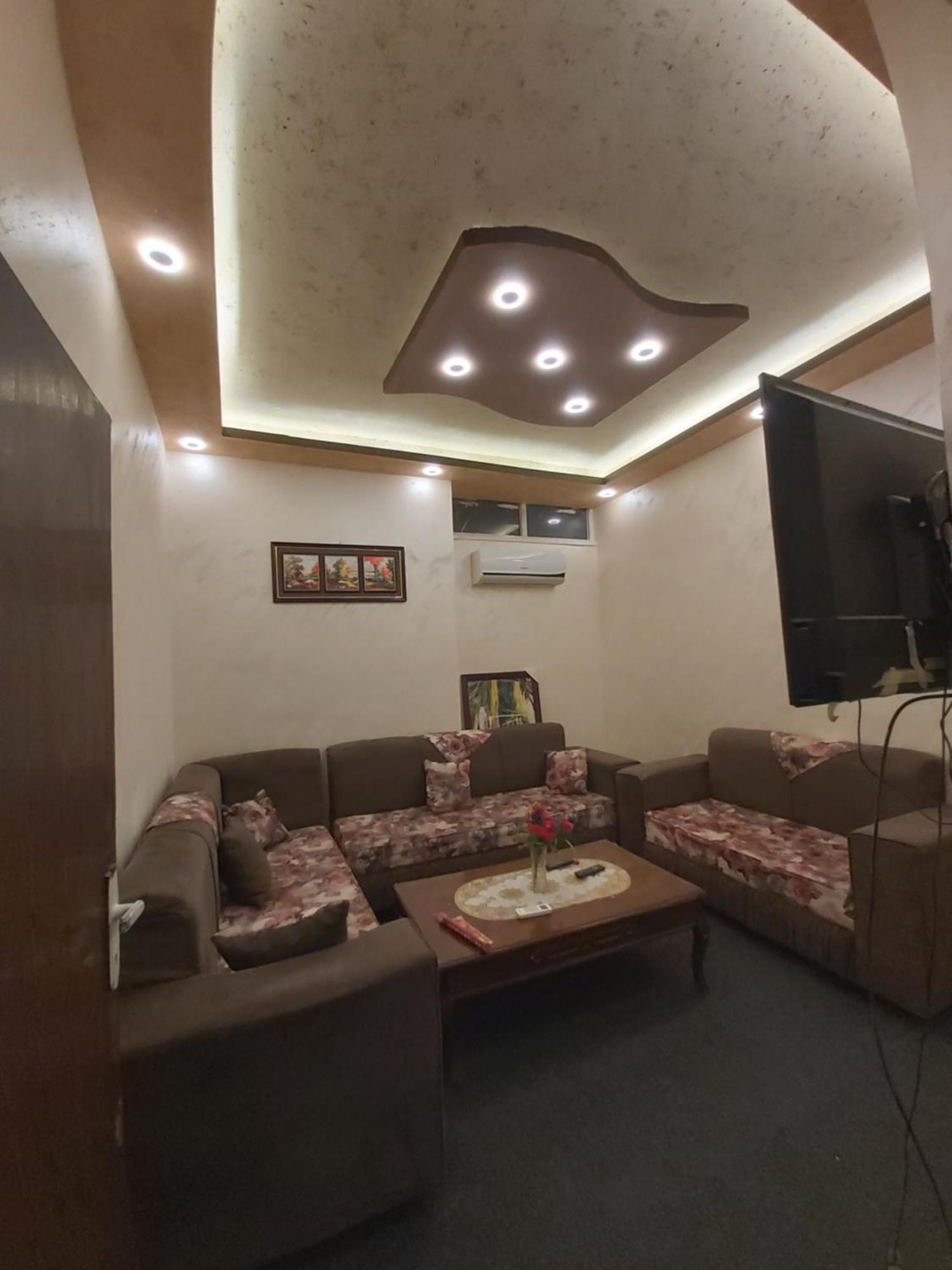 Jarajreh Apartments/ Hotel Al Al Karak Værelse billede
